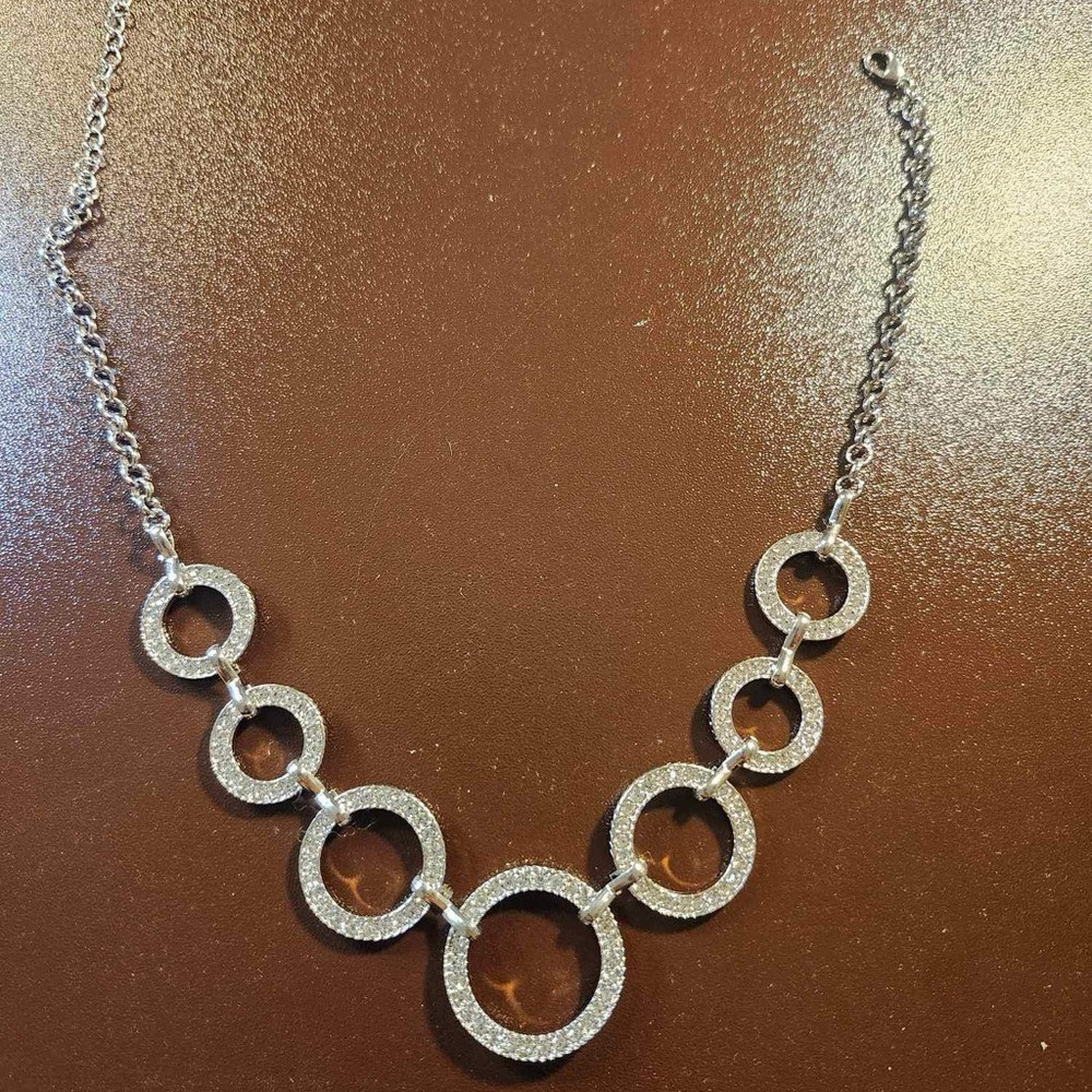 Circle Rhinestone Necklace Set - Picture 2 of 3